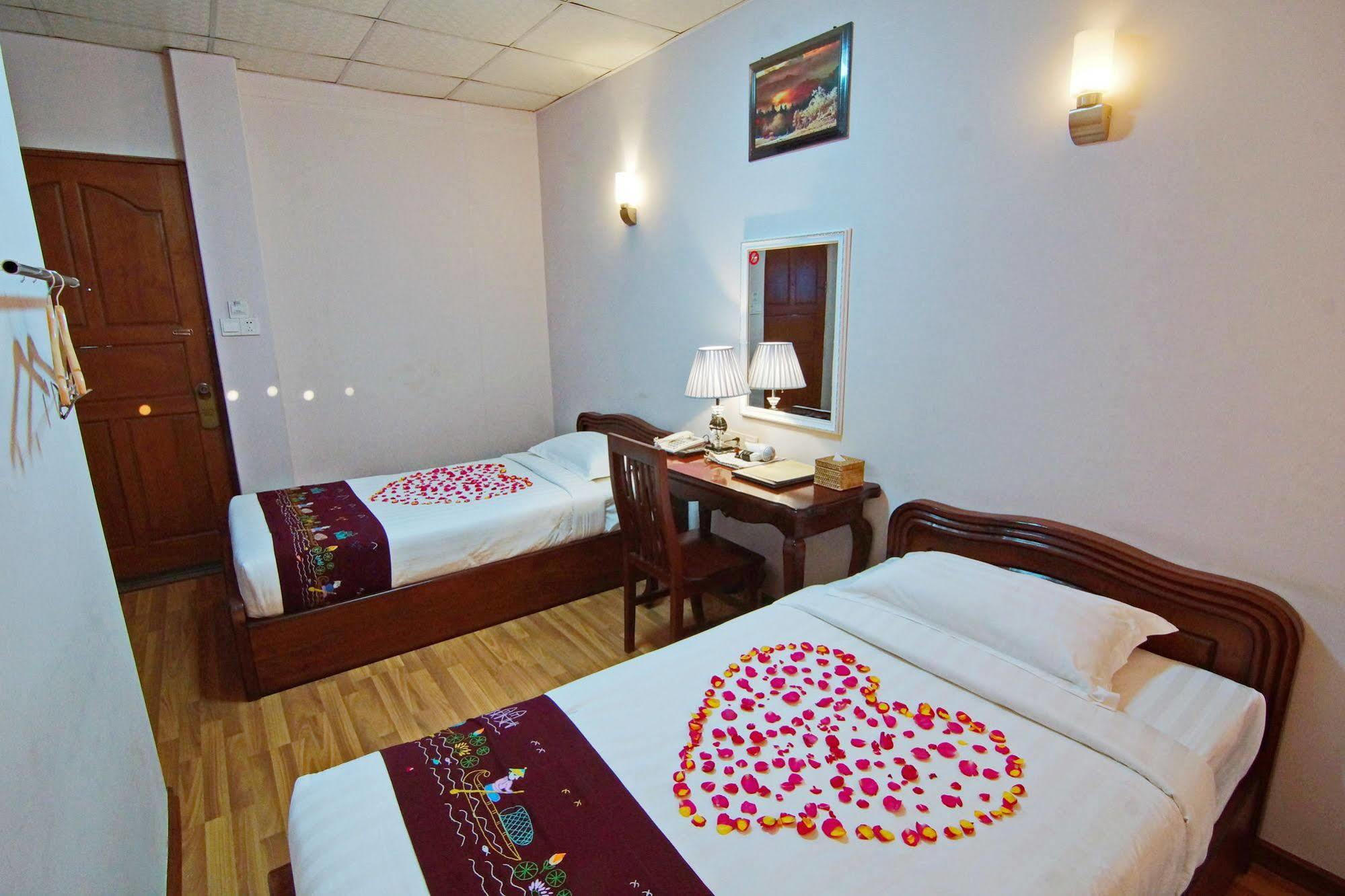 Hotel Iceland Mandalay Extérieur photo